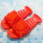 2021 new crayfish beach slippers for family 13
