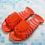 2021 new crayfish beach slippers for family 3